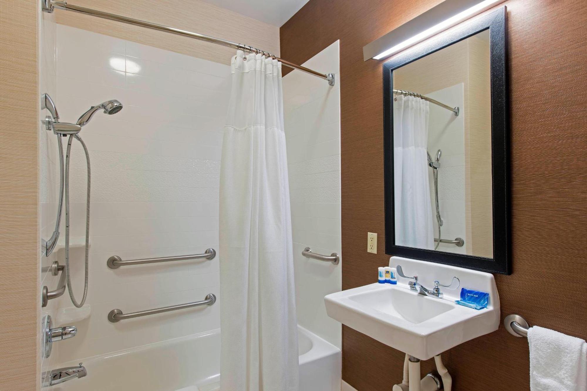 Fairfield Inn & Suites By Marriott Bloomington Exterior photo